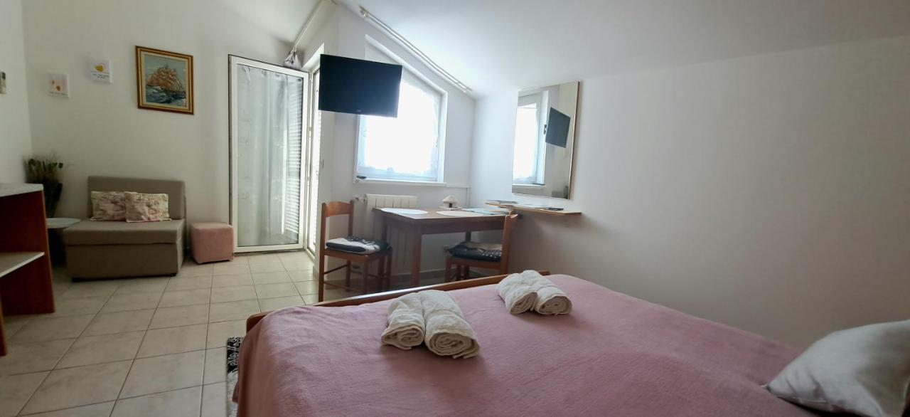 Studio Apartman Olivera Ровинь Экстерьер фото